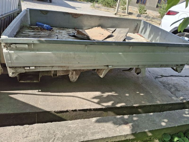 Labo orqa poli sotiladi Labo orqa poli sotiladi
