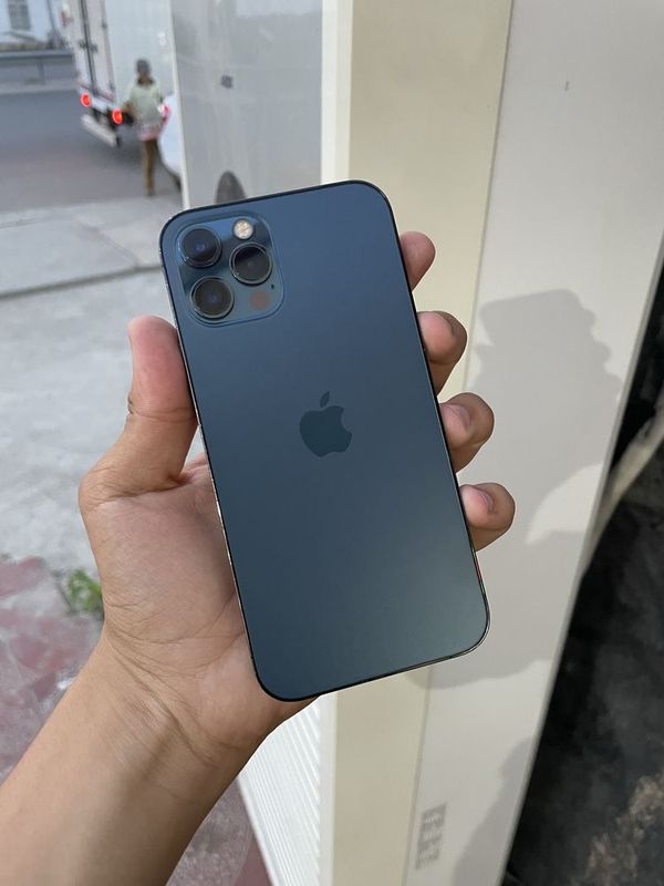 iPhone 12 Pro iPhone 12 Pro