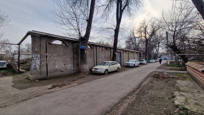 Продаётся 11.5 сотик нежилое помещения для строительства 7 этажный дам Продаётся 11.5 сотик нежилое помещения для строительства 7 этажный дам