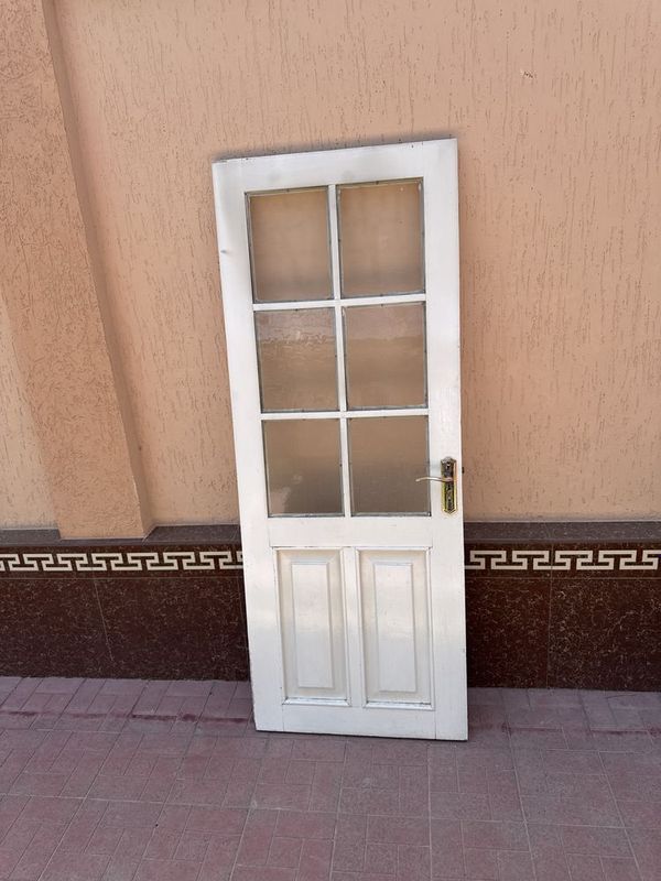 Taxta eshik sotiladi 1 dona 80*205 Taxta eshik sotiladi 1 dona 80*205