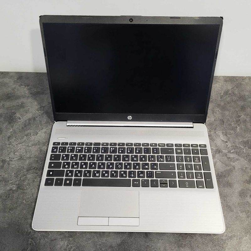 HP Ryzen 5 5500u 2.1 (6 ядер/12 потоков) HP Ryzen 5 5500u 2.1 (6 ядер/12 потоков)