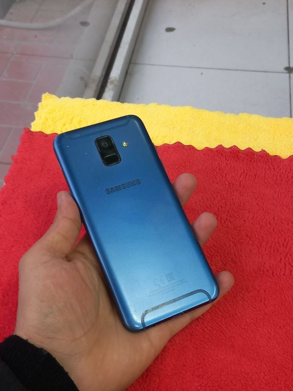 Samsung A6 bunaqa holati uzb da qolmagan