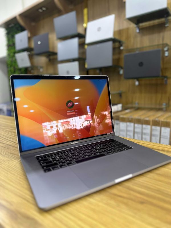 MacBook Pro Sotiladi MacBook Pro Sotiladi