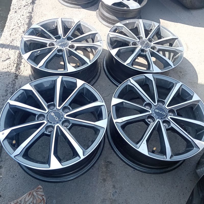 R16 BYD Yuan apga Hunday,Kiaga tushadi holati yangiday kamchiligi yok R16 BYD Yuan apga Hunday,Kiaga tushadi holati yangiday kamchiligi yok