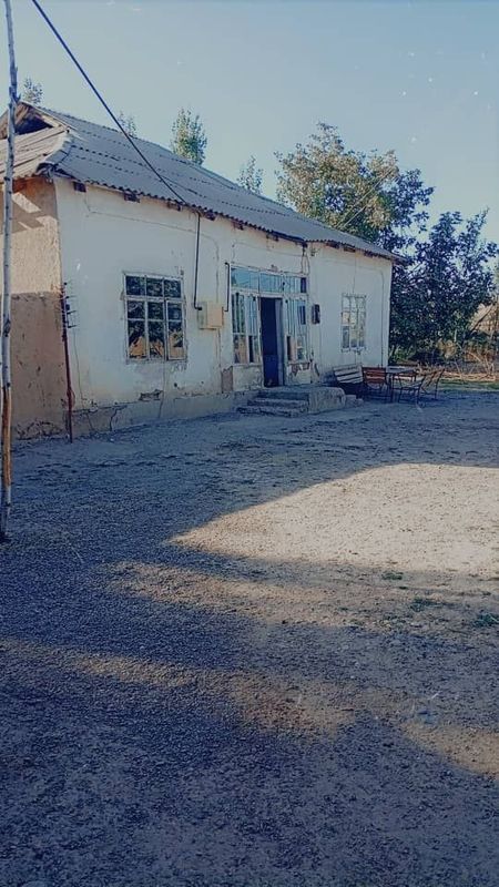 Uchastka sotiladi Uchastka sotiladi