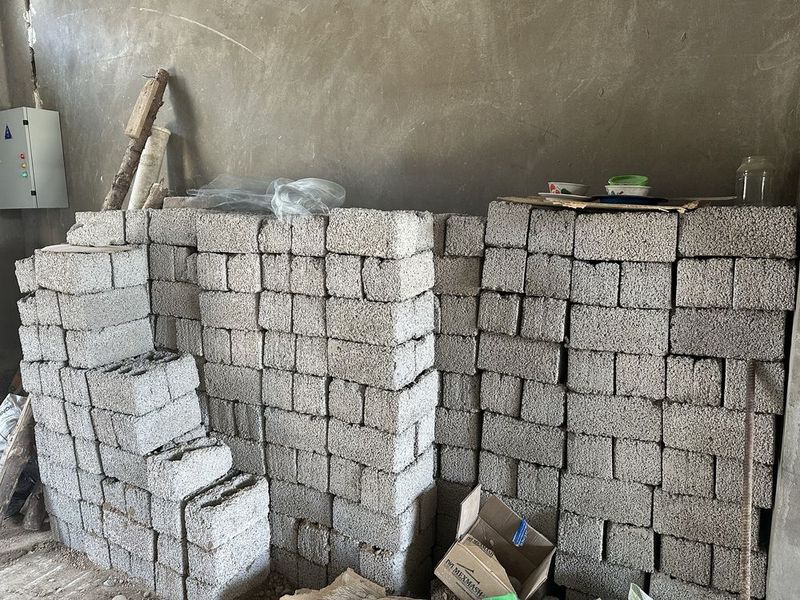продаю шлака блок 250-300 штук продаю шлака блок 250-300 штук