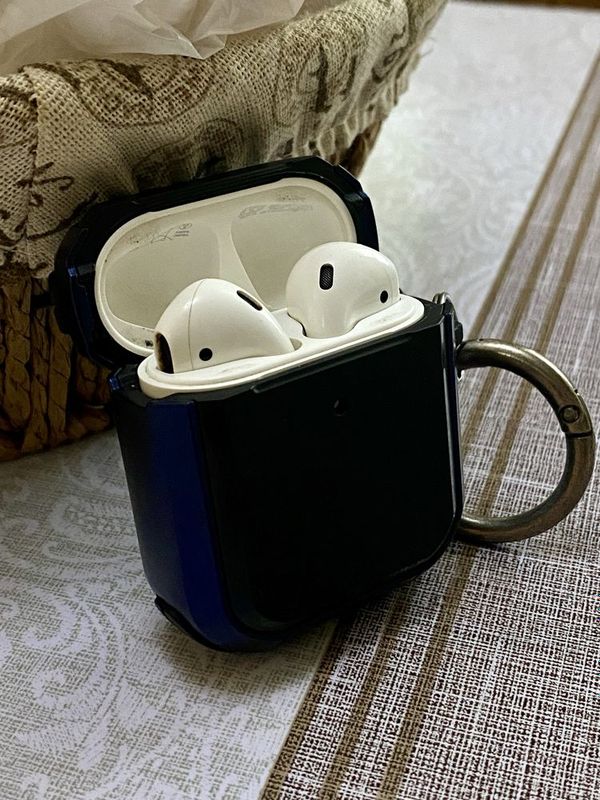 Продам Apple airpods