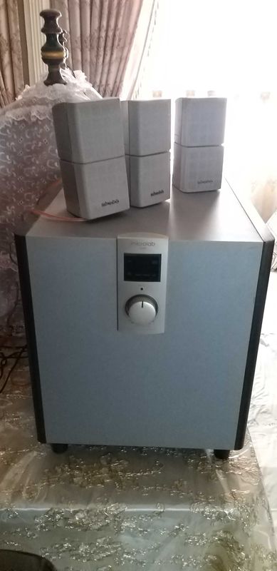 Microlab X10 5/1 kalonka soltiladi