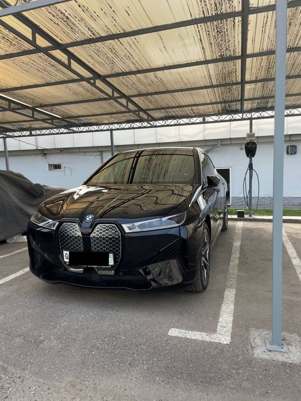 BMW IX 40, 2022 Года, Black edition, Germany, 80.000$