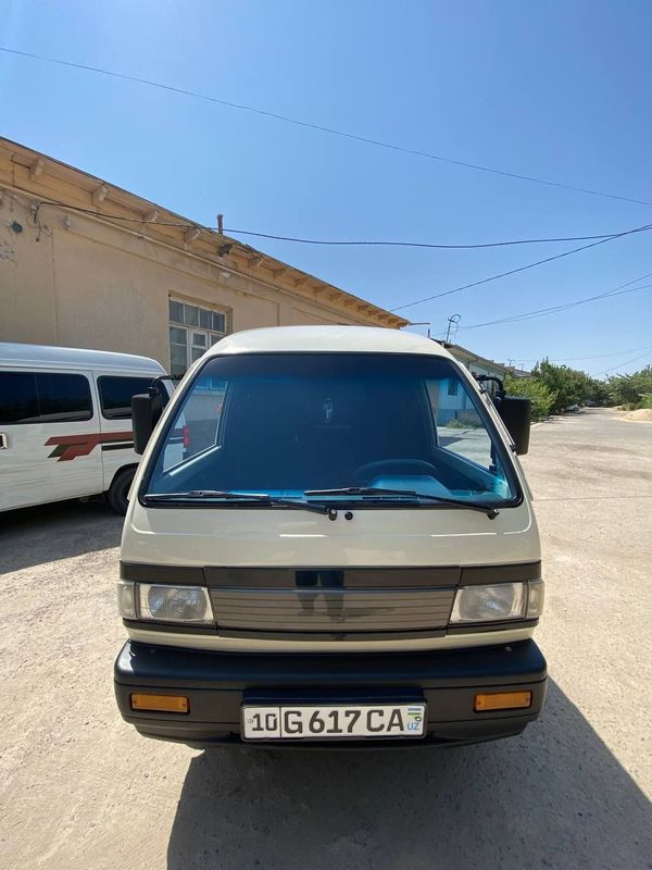Damas Deluxe 2003