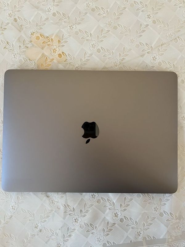 MacBook Pro 16/512 MacBook Pro 16/512