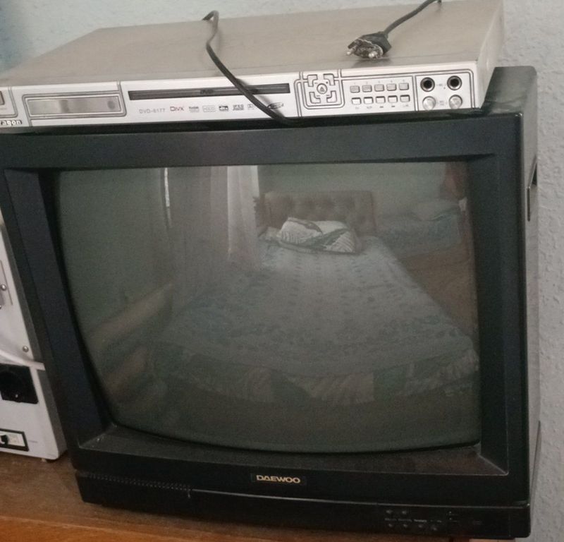 Продаю телевизор и двд