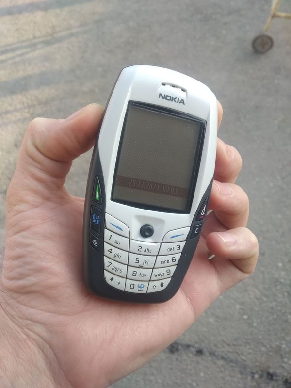 Nokia 6600 sotladi uz imeya 30 kun