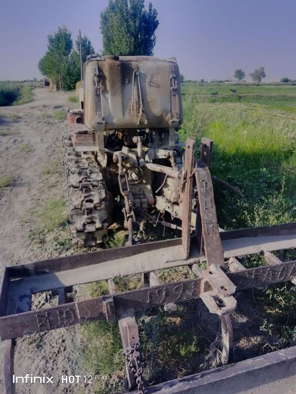 KDT-54 Гусеничный трактор KDT-54 Гусеничный трактор