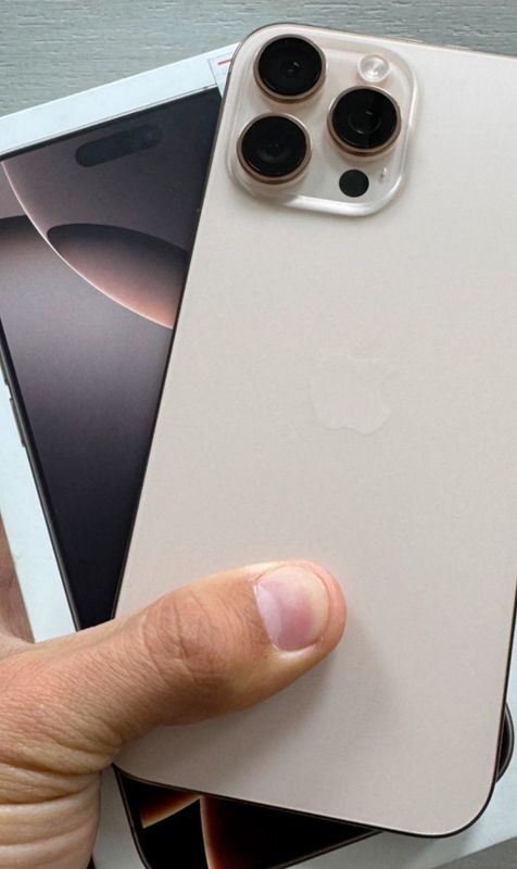 I phone 16 pro max ideal 100% batarey srochno sotiladi pul zaril I phone 16 pro max ideal 100% batarey srochno sotiladi pul zaril