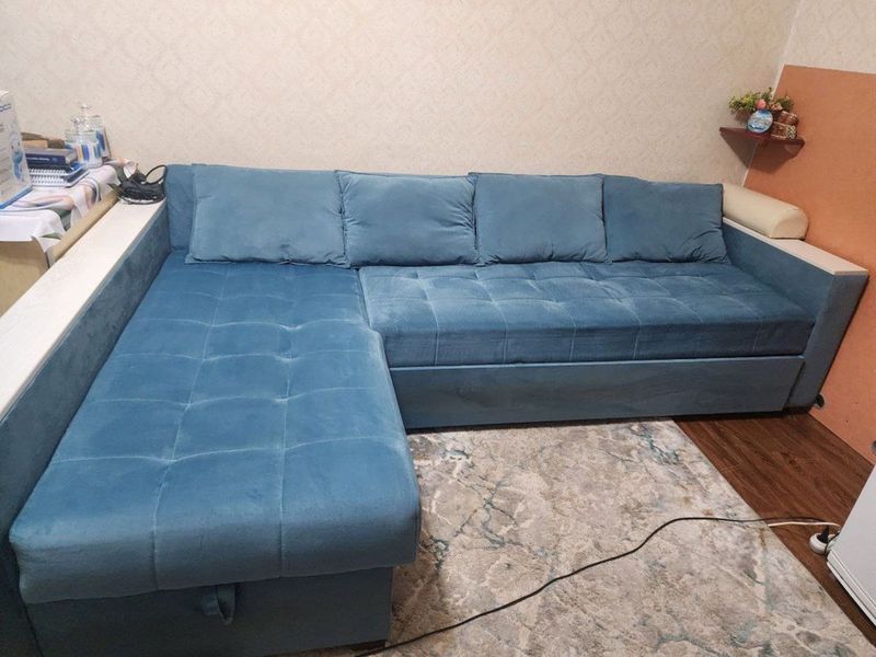 Продаю раскладной диван Продаю раскладной диван