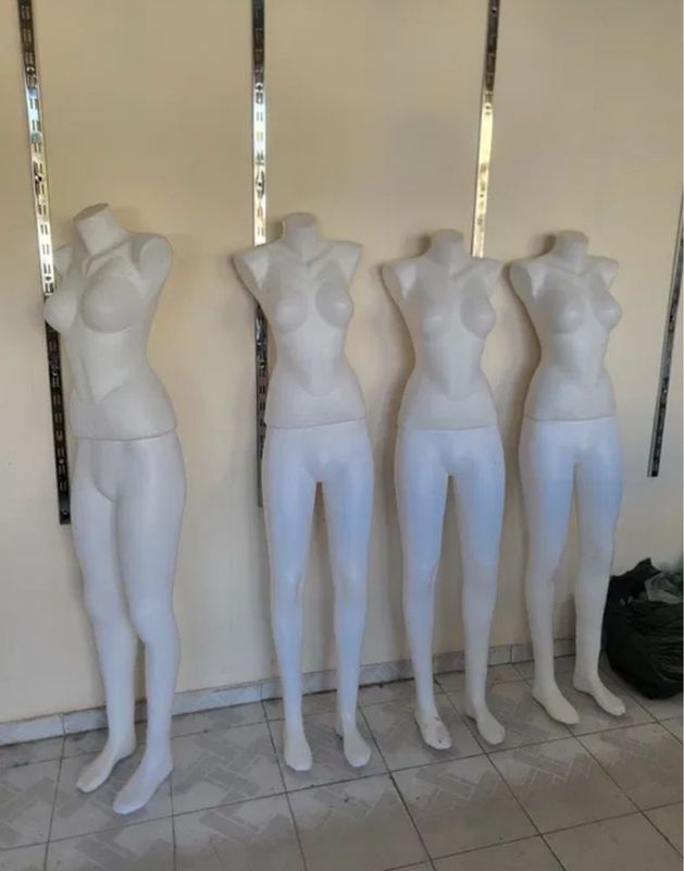Plasmas Maniken Oyogi bilan birga Komplekt Plasmas Maniken Oyogi bilan birga Komplekt