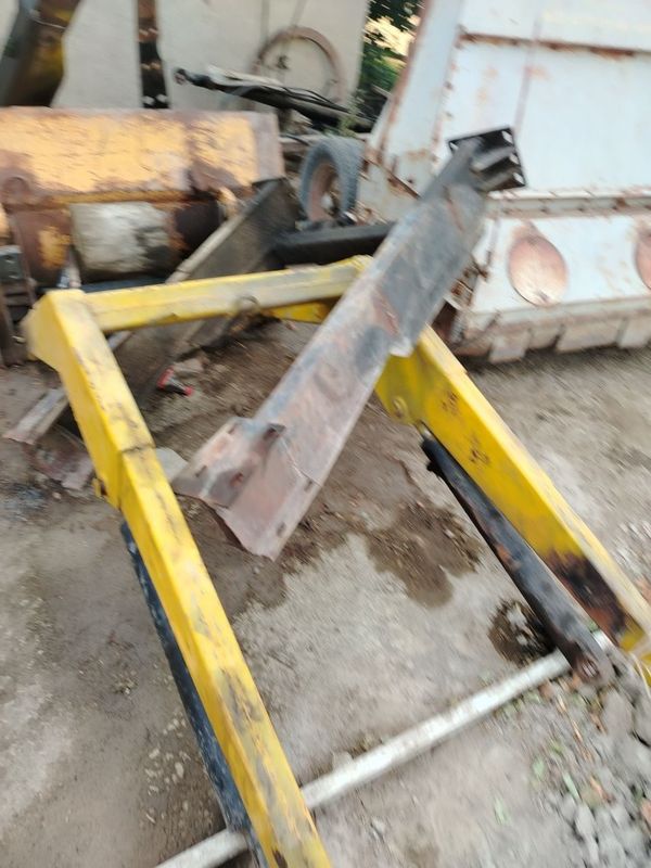Pogruzchik kovush sotiladi Mtz Pogruzchik kovush sotiladi Mtz