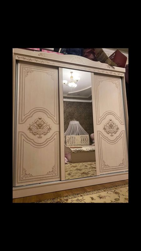 Mebel sotladi 2.500.000
