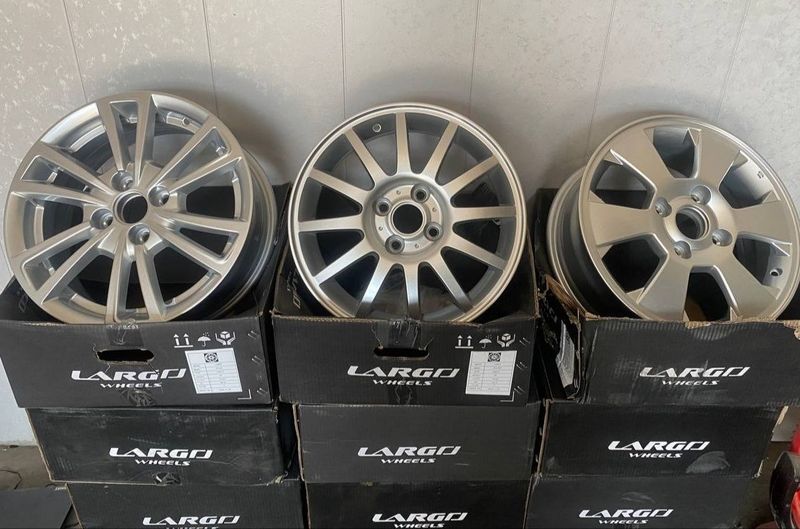 Diskalar sotiladi 1 kanplekti 200$ Diskalar sotiladi 1 kanplekti 200$