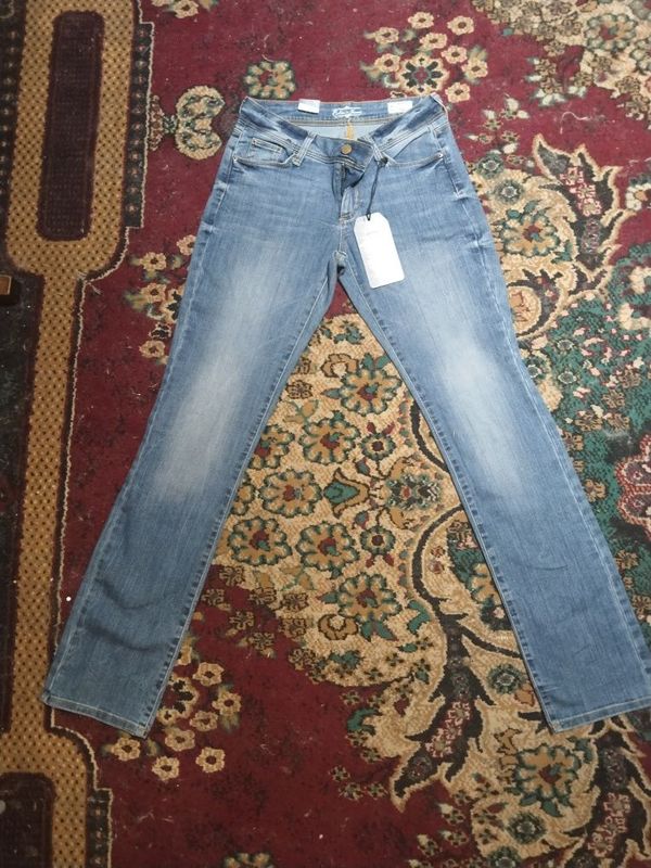 продам джинсы женские . продам джинсы женские .