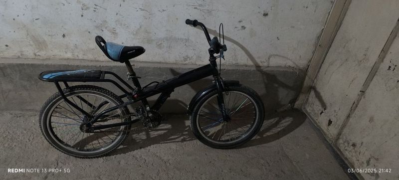 Velosiped sotiladi Velosiped sotiladi