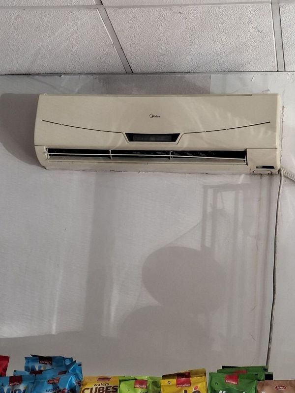 Продам кондиционер Midea 18 Продам кондиционер Midea 18