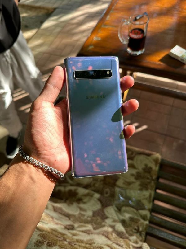 Samsung Galaxy S10 5G ochilmagan tel 100 foiz garantiyasi bor