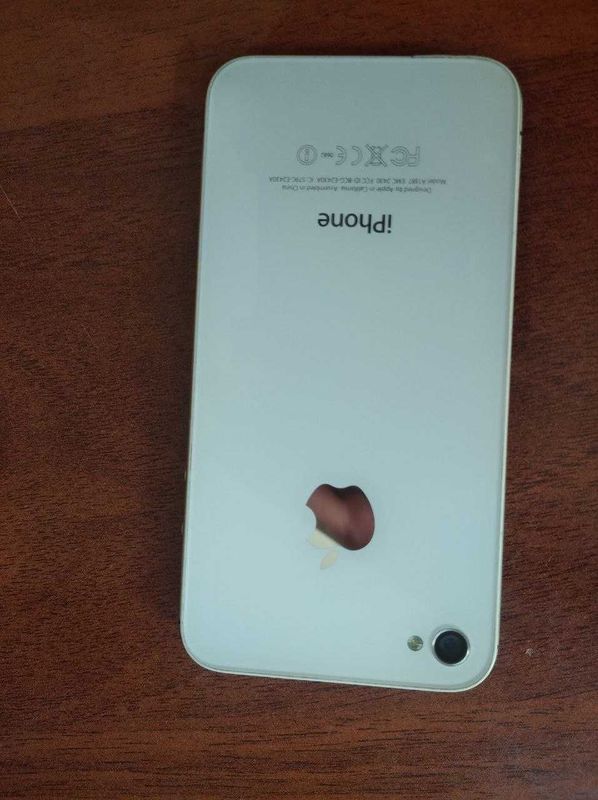 Продам айфон 4s новый Продам айфон 4s новый