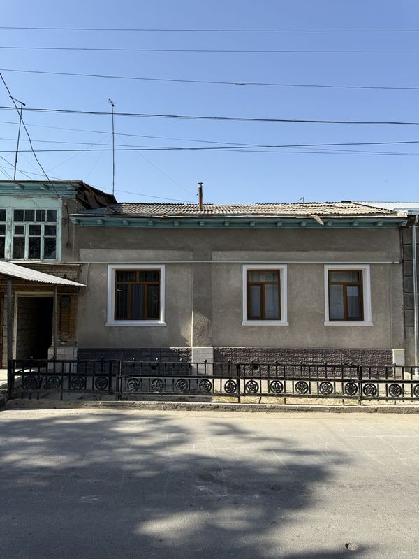 Chilonzor 20 kvartalda hovli uchaska Chilonzor 20 kvartalda hovli uchaska