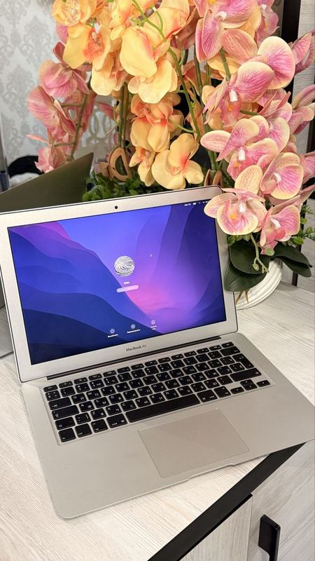 У тебя MacBook Air 13 -2017года
