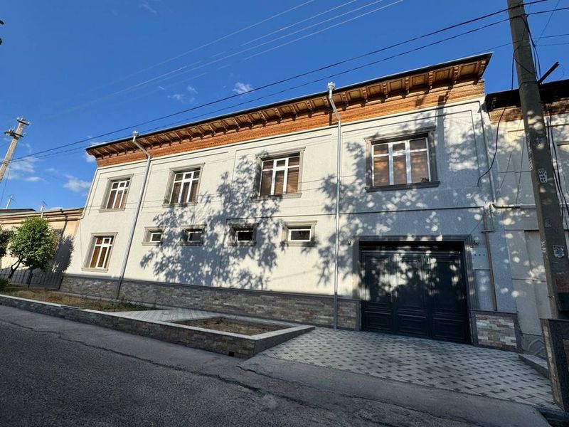 Arzon uy Hovli 9-sotix 11ta xona 5ta sanuzel 260.000$ kelishamiz Arzon uy Hovli 9-sotix 11ta xona 5ta sanuzel 260.000$ kelishamiz