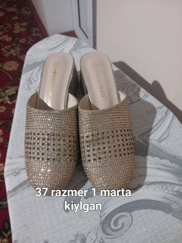 oyoq kiyim oyoq kiyim