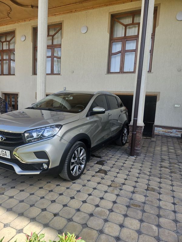Lada Xray Cross 1,6 Nissan mator CVT Lada Xray Cross 1,6 Nissan mator CVT
