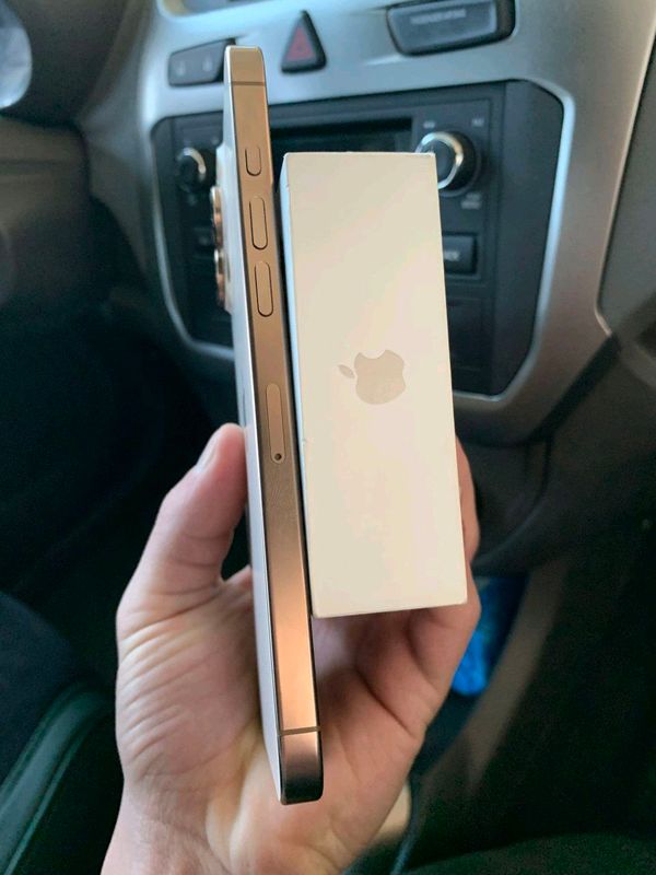 iphone 16 pro max sirochni sotiladi dakument bor.