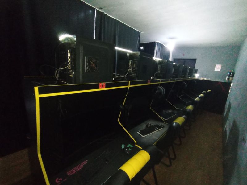 Игравой компютерлар сотилади плестешинлар хам бор Игравой компютерлар сотилади плестешинлар хам бор