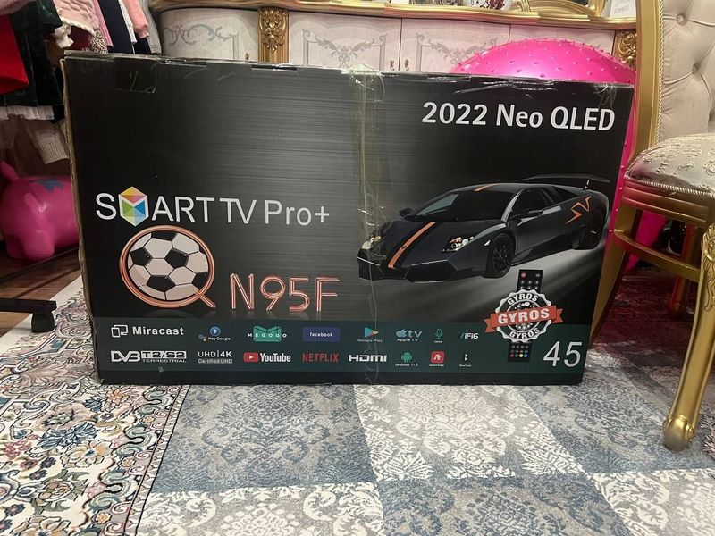 Televizor smart 45 talik Televizor smart 45 talik