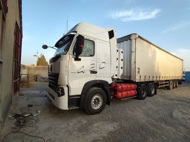 HOWO A7 + KRONE прицеп Сотилади HOWO A7 + KRONE прицеп Сотилади
