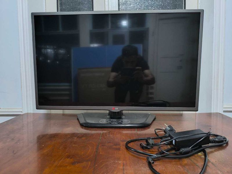 Продаётся Мониторы LG 32mb25vq после компьютерного клуба