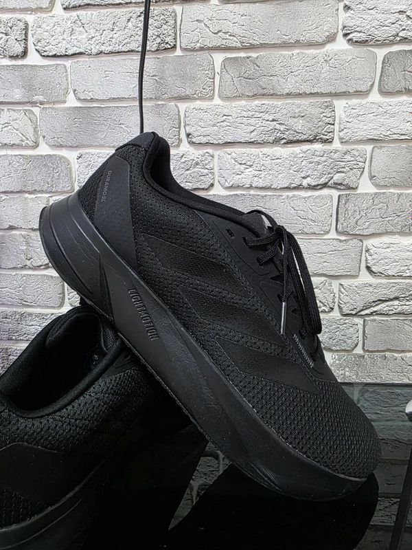 Оригинальные кроссы adidas: Мужская обувь Оригинальные кроссы adidas: Мужская обувь