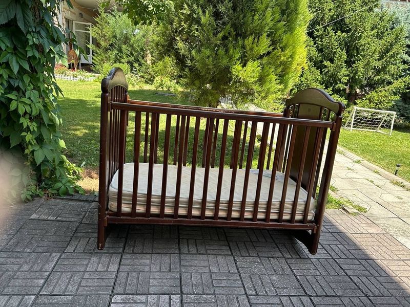 Продаётся детская кроватка Продаётся детская кроватка