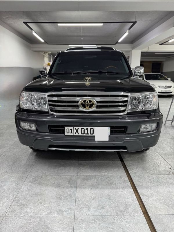Toyota Land Cruiser 100 Toyota Land Cruiser 100
