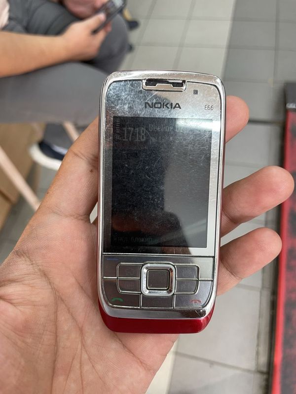 Nokia E66 идеал