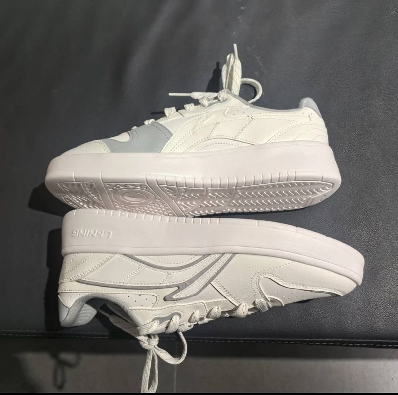 Удобные и универсальные кроссовки Li Ning мужские, белыеееееёееееееее