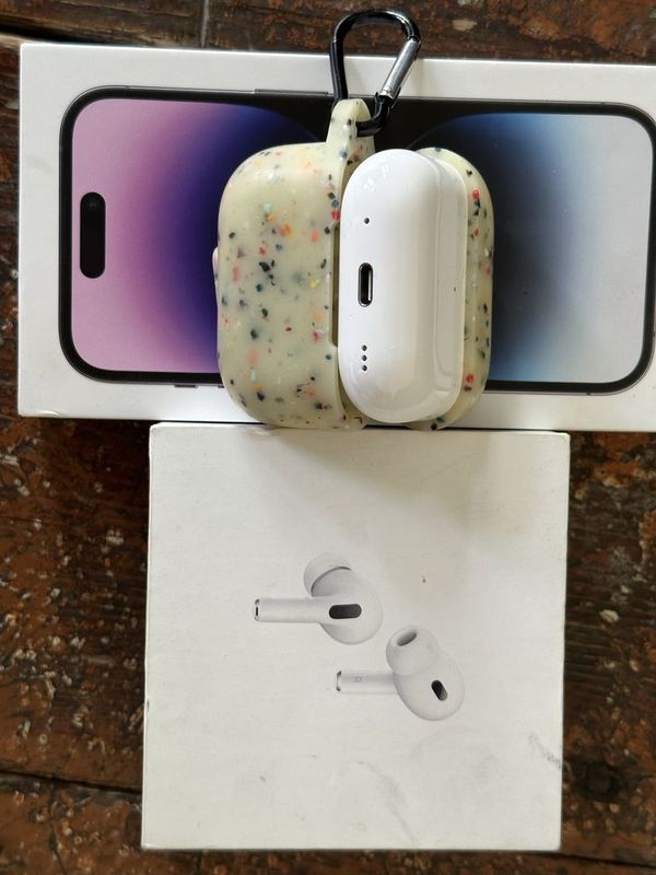 IPhone 14 pro 256gb air pods pro typc org