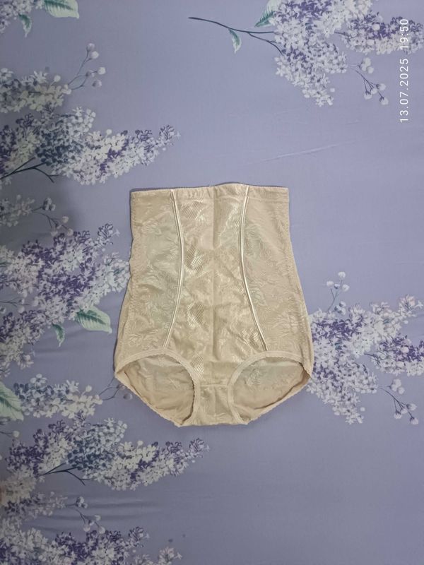 Продаётся новое женское утягивающее нижнее бельё Продаётся новое женское утягивающее нижнее бельё