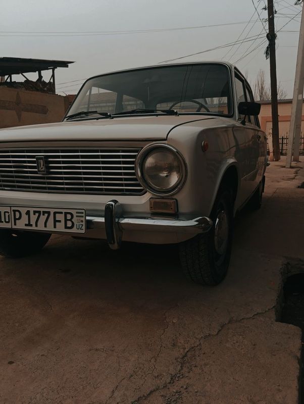 Vaz 2101 ideal xolatda kamchiligi yoʻq benzinda