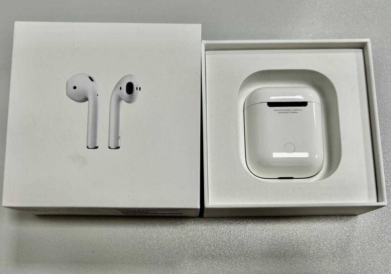 AirPods (2nd generation) б/у