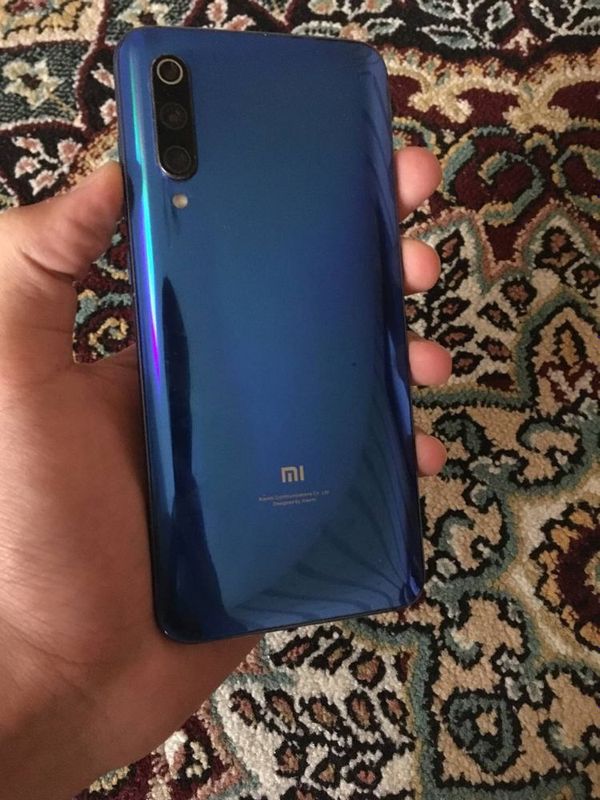 Xiaomi Mi 9 flagman 6/128gb