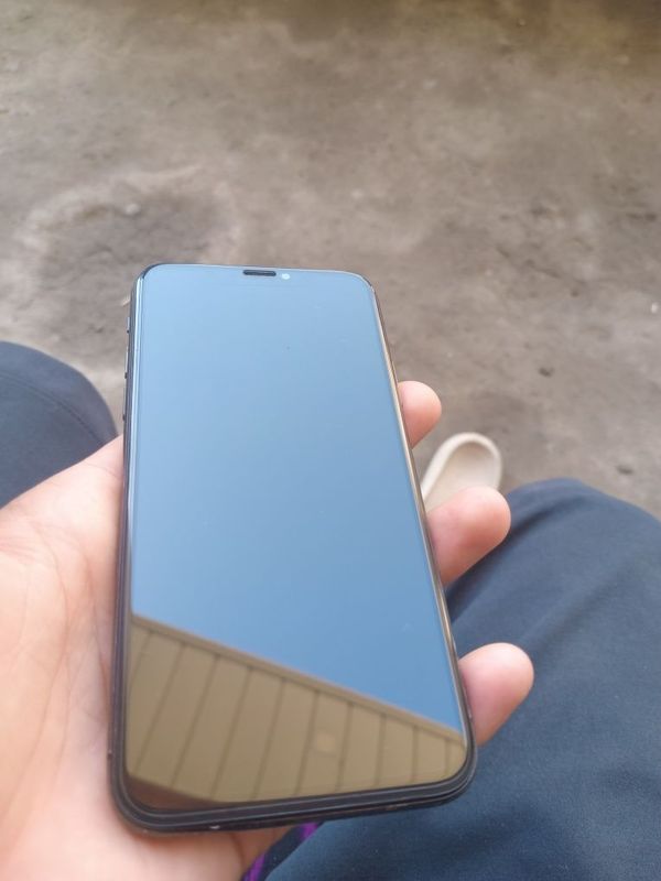 Iphone x xolati yaxshi